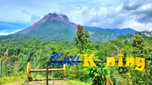 Pemandangan Gunung Merapi dari Kalikuning Park