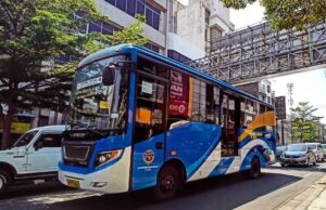Interior Bus Trans Metro Bandung melaju di kawasan Kota Bandung. Sumber: Instagram/ary_is_mail