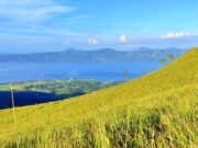 Pemandangan danau Singkarak dari Puncak Gagoan