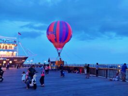 Suasana senja di Pantai BSB Balikpapan