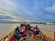 Kapal Wisata Susur Sungai Mahakam