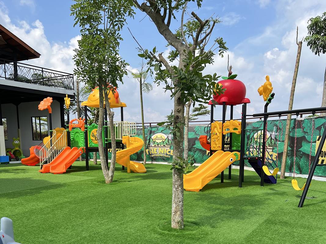 Arena Playground Outdoor di The Nice Funtastic Park