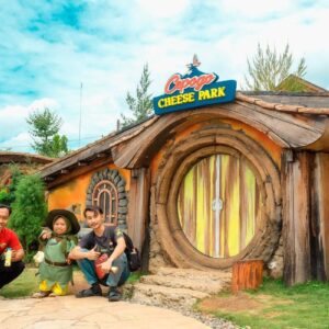 Rumah Hobbit di Cepogo Cheese Park