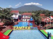 Pemandangan Gunung Ciremai jika terlihat dari Zam Zam Pool