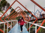 Spot foto jembatan yang instagrammable di Carita Alam