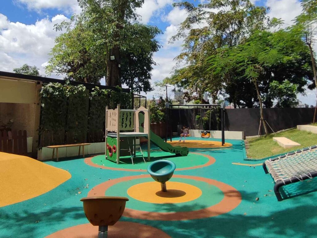 Areal playground anak di Urban Forest Cipete