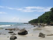 Indahnya Pantai Batu Hideung