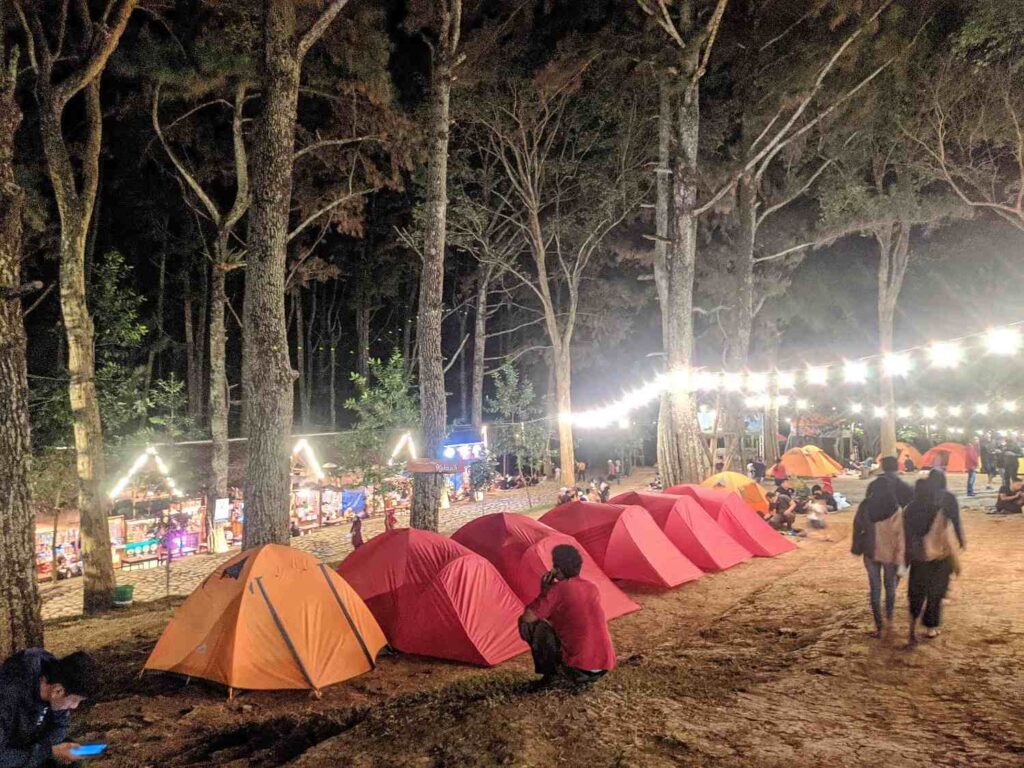 Camping ground yang ramai di Pijar Park