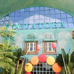 Dekorasi penuh warna di objek wisata Koeta Toea