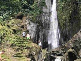 Air terjun Kuning setinggi 25 meter