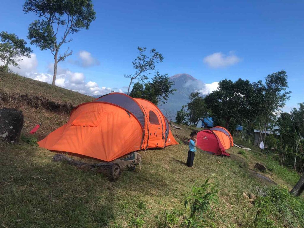 Areal camping di Lahangan Sweet