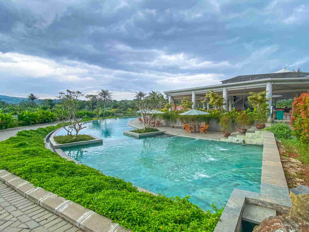 Kolam renang 5G Resort 