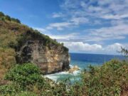 Panorama Pantai Ngunggah