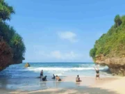 Pantai Srakung