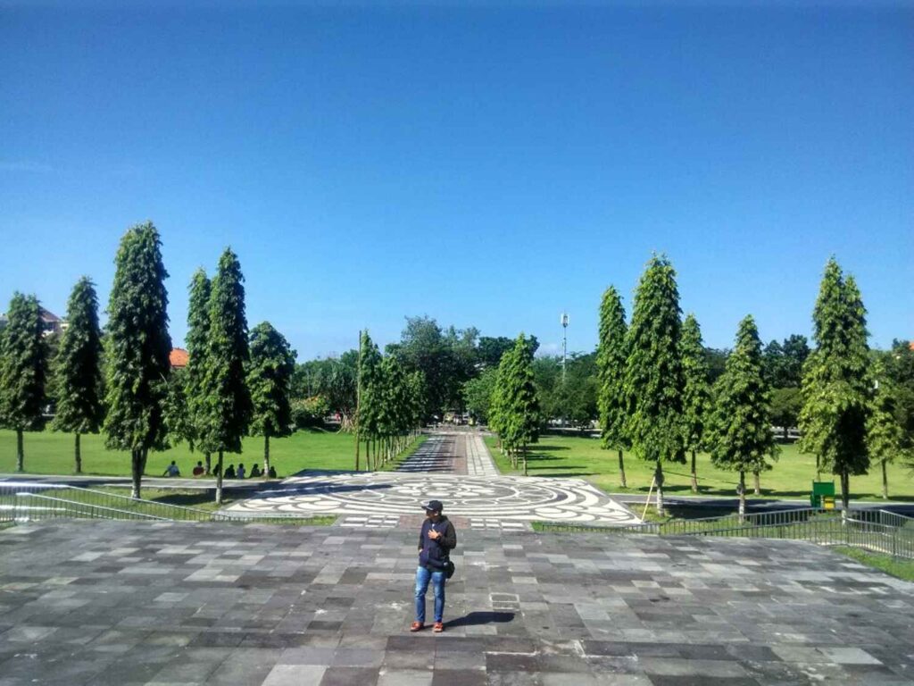 Taman Lumintang Denpasar sebagai tempat rekreasi terbuka hijau