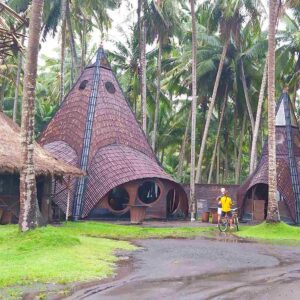Bangunan-bangunan unik berbentuk kerucut di Bali Chocolate Factory