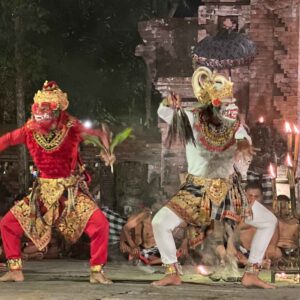 Pertunjukan tari Bali di Agung Rai Museum of Art
