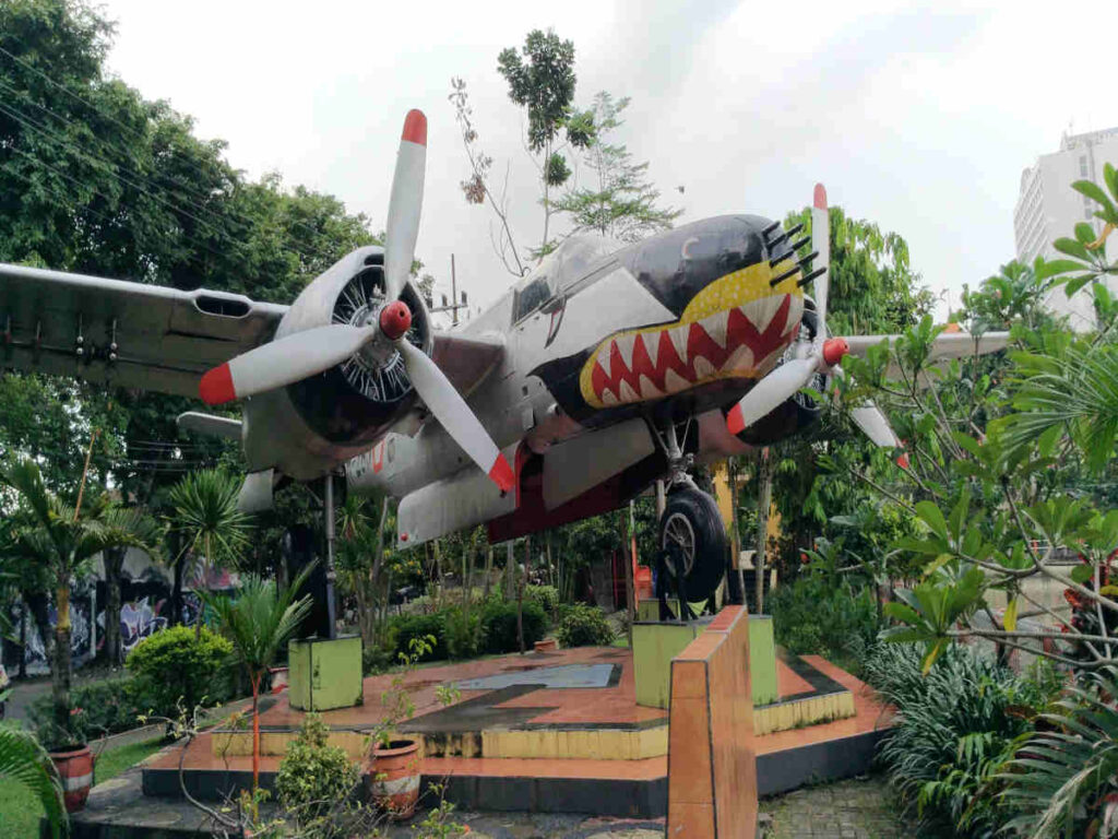Monumen Pesawat Bomber