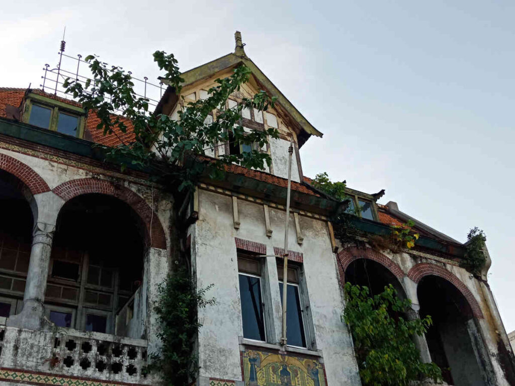 Bangunan bersejarah Pecinan Kya Kya Surabaya
