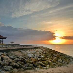 Sunrise yang indah di Pantai Sindhu