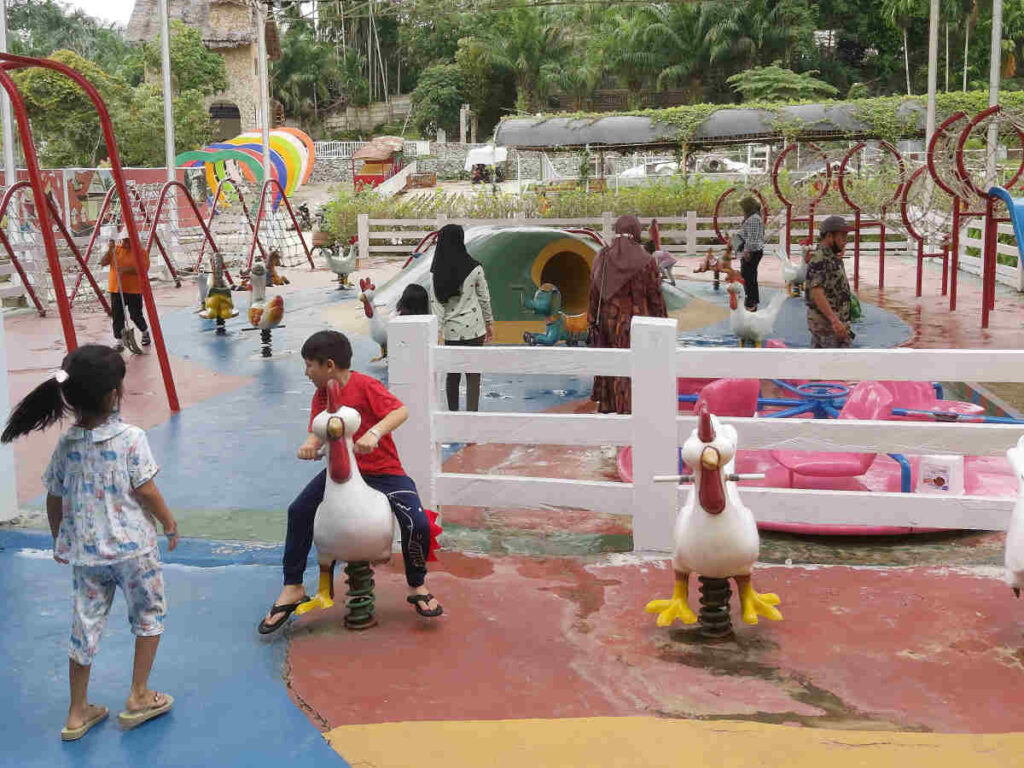 area playground di Asia Farm