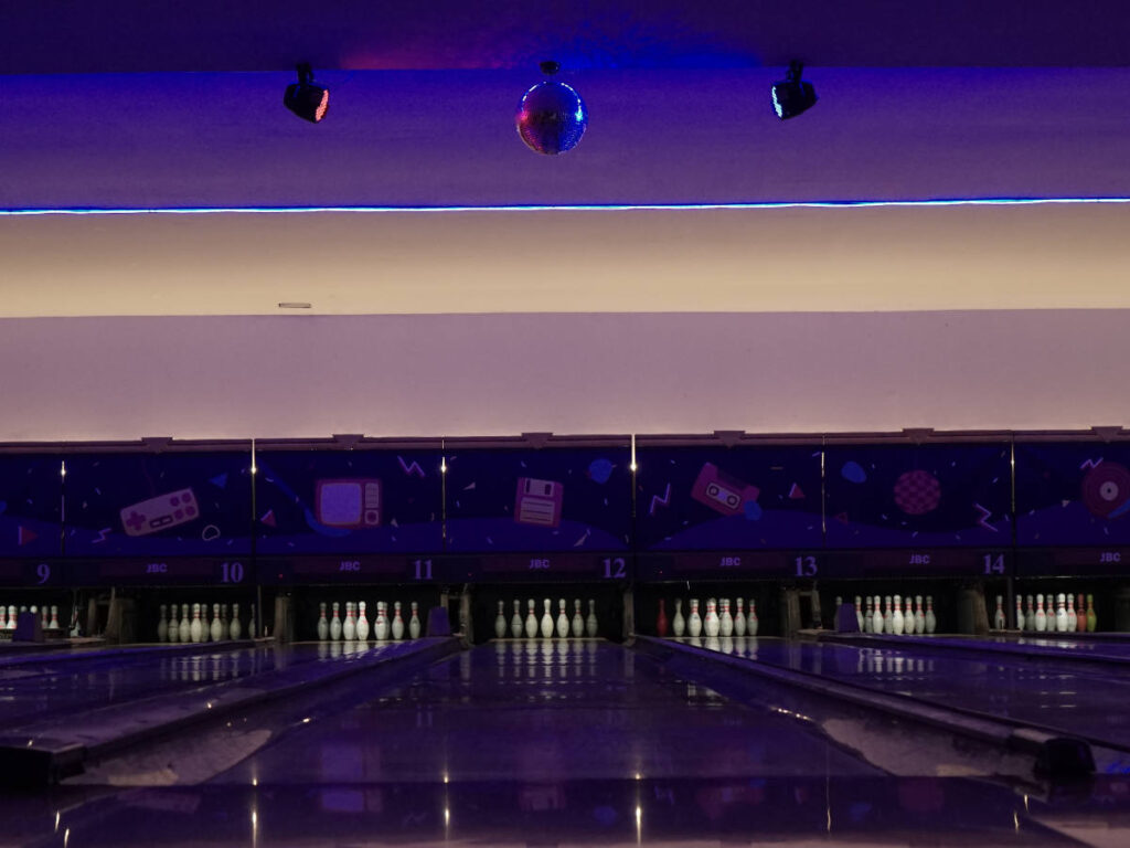 bowling lane, bowling alley