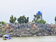 ornamen tebing di DANAU TAMBELANG