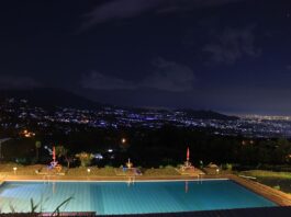 Suasana Malam di Santorini Swimming Pool