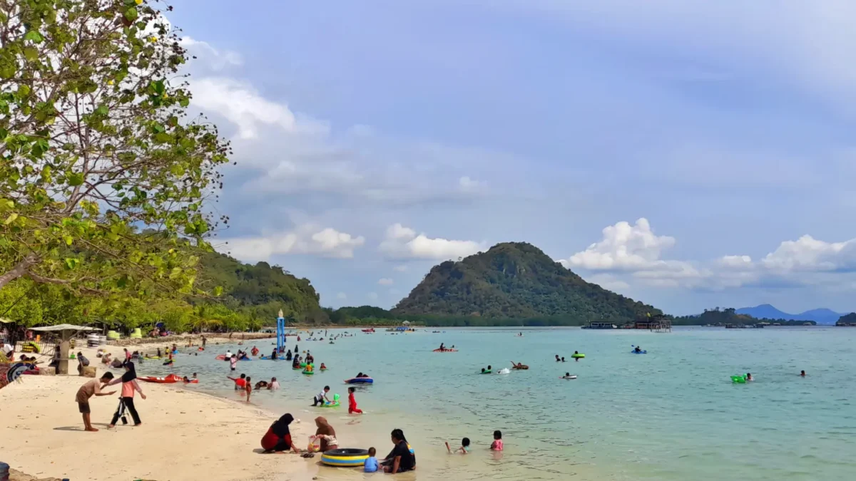 Pantai Sari Ringgung