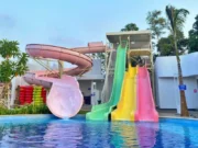 Wahana Perosotan Dewasa di Tropikana Waterpark