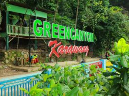 Papan nama Green Canyon Karawang