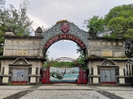 Pintu masuk Taman Sriwedari