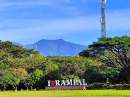 Rumput hijau dan rapi di Lapangan Rempal