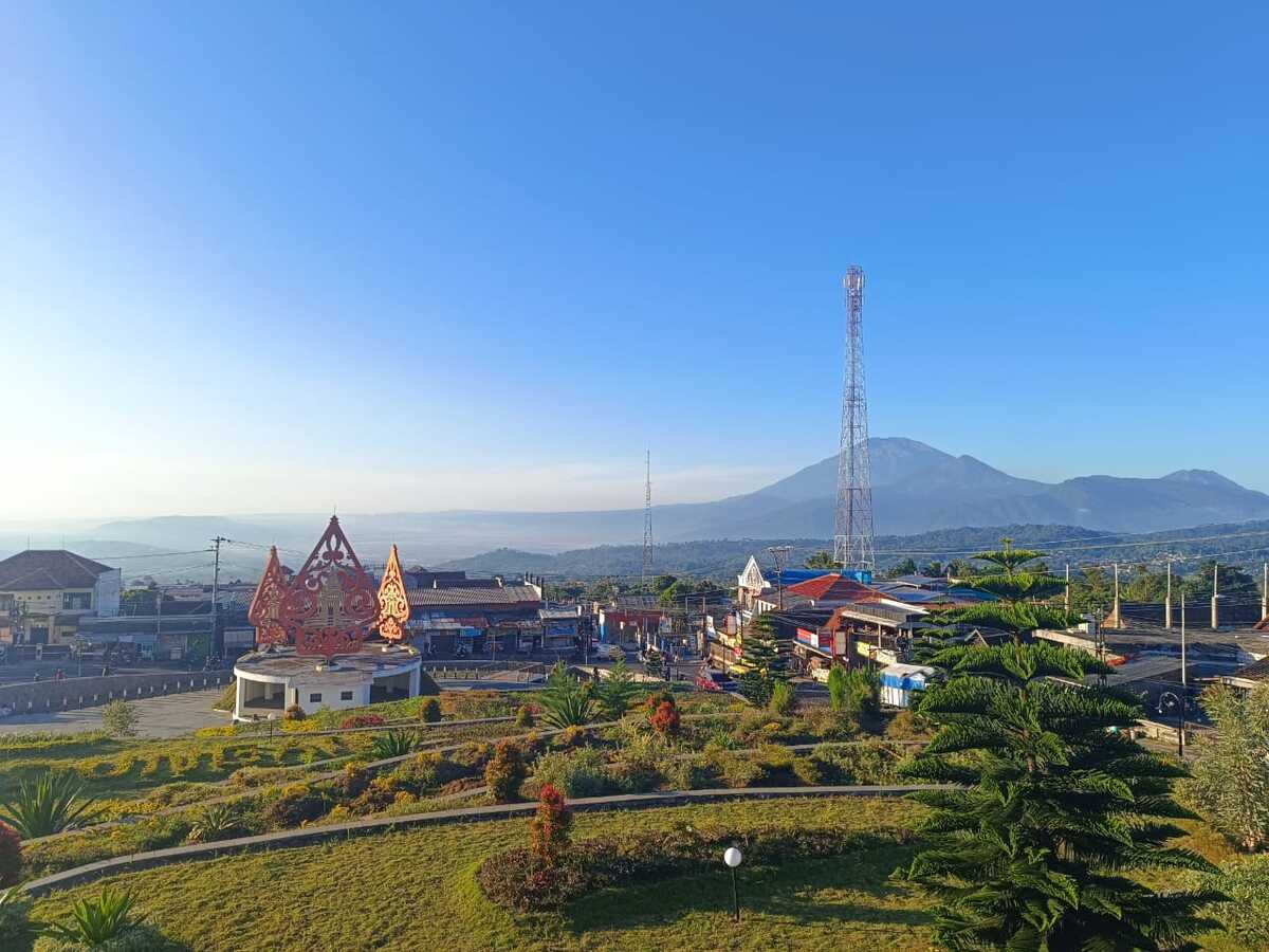Suasana sejuk di Alun-alun Bandungan Semarang - Foto: Google Maps/Merlina