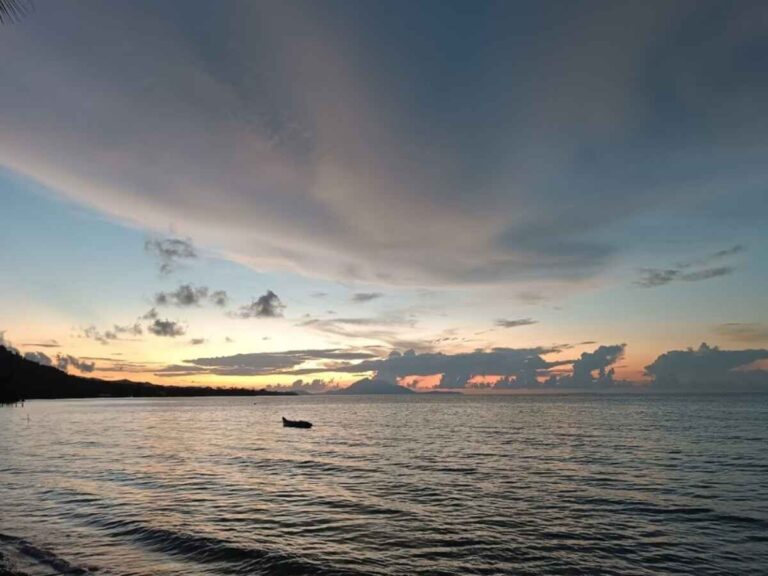 Suasana sore hari di Pulau Obi - Foto: Google Maps/Adlan Ali